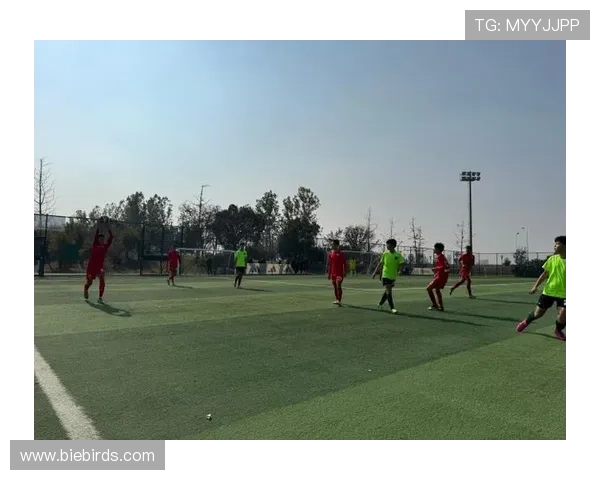 上海海港U15队大胜海门珂缔缘U15队七球狂胜展现青少年足球实力